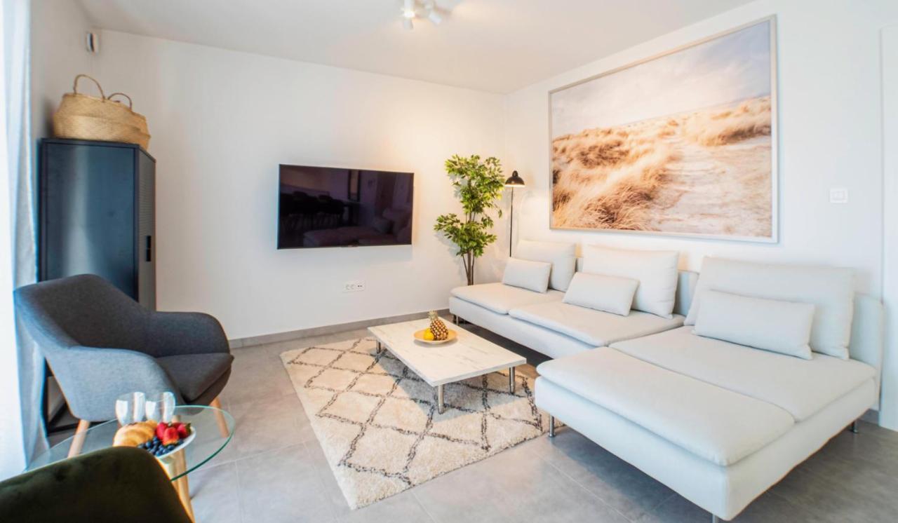 The Grande - Huge Terrace - Amazing Sea Views - Tastefully Furnished - Access To Rooftop Terrace And Gym - Hillside Apartments Rogoznica Rogoznica  Εξωτερικό φωτογραφία